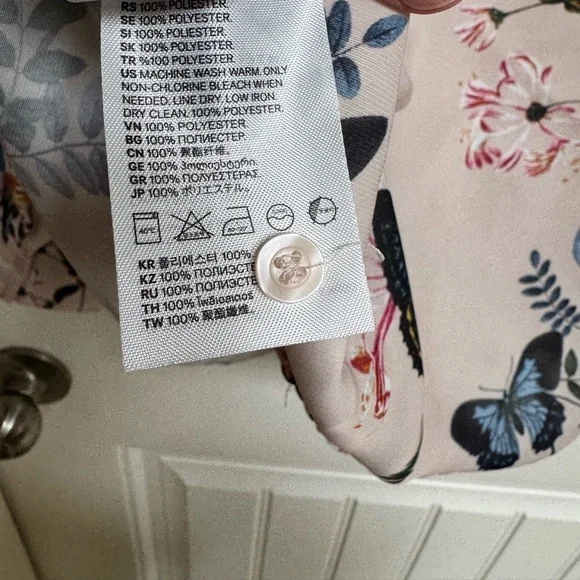 H&M Light Pinky Peach Butterfly Blouse. Size 8 - Picture 6 of 6